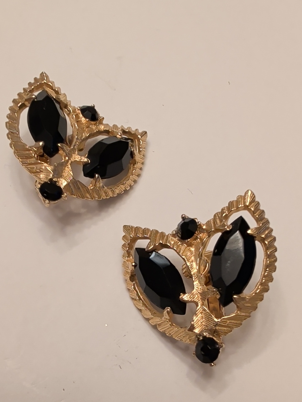 Vintage Gold and Black Leaf Cluster Clip On Earrings